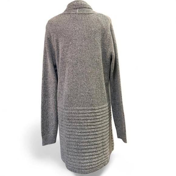 NWT Gray Cozy M Cardigan Neutral Minimalist Minimalism Winter - Picture 2 of 7